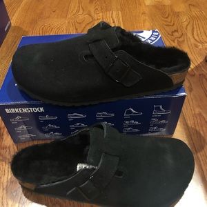Birkenstock mens and womens Boston clog, fur black, new without tags. size 43